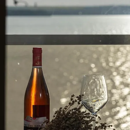 Le Bonheur Apartment Mamaia